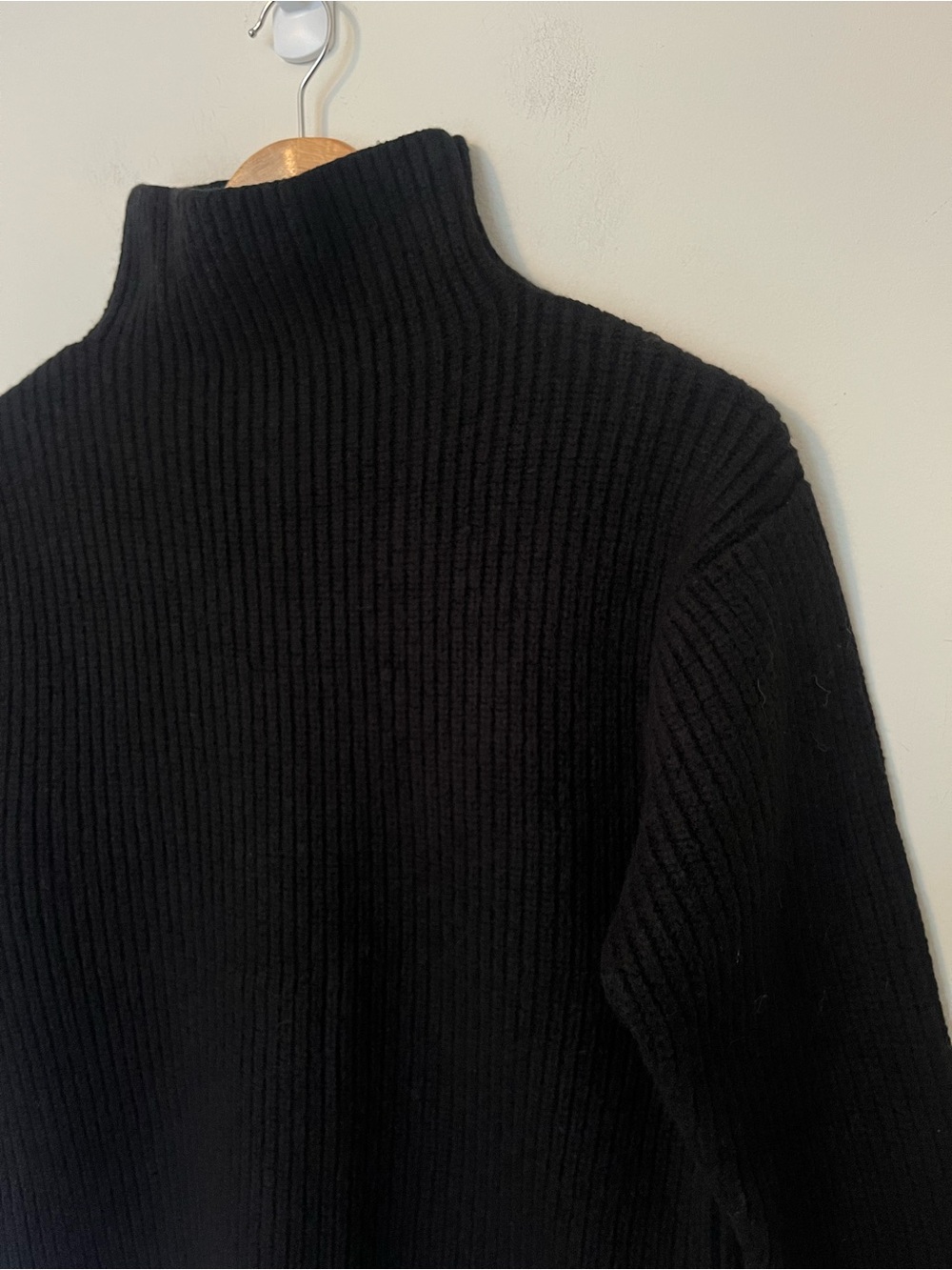 Wilfred 100% Merino Wool Black Ribbed Mock Neck Sweater M - Picture 3 of 9